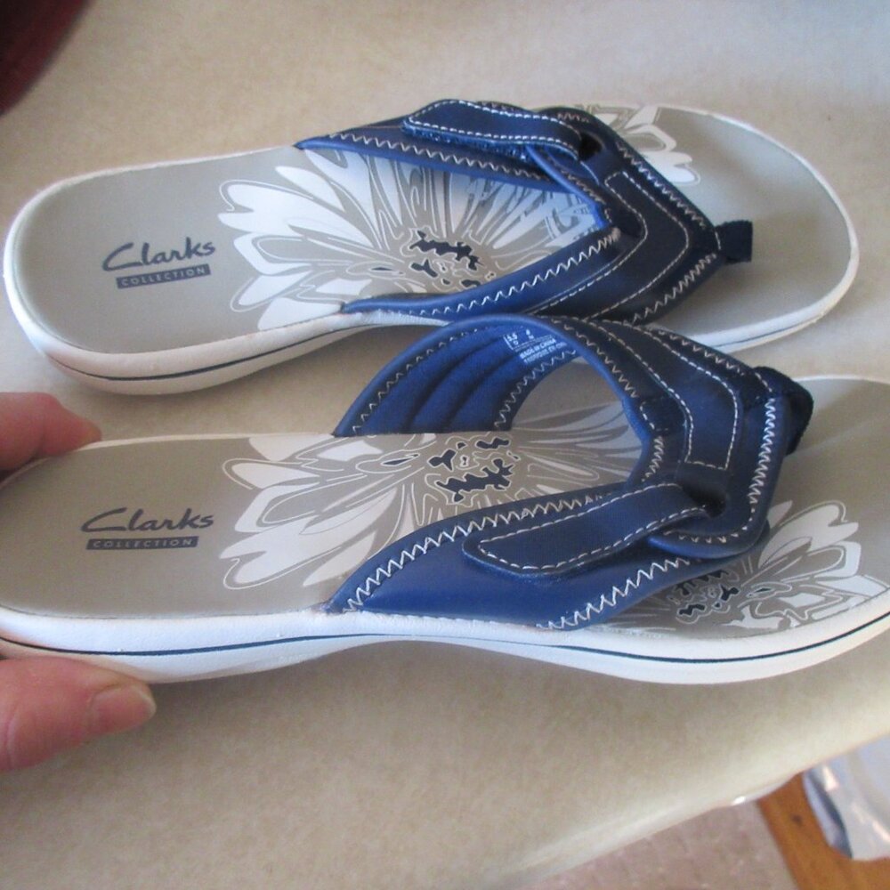 Clarks Women's Brinkley Keely Flip-Flop navy casual comfort toe sandals 8 m - Picture 4 of 6